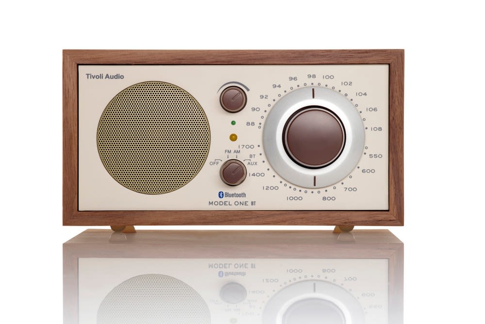 Tivoli Audio MODEL ONE BT2 ウォルナットベージュ GuestSupply US | Tivoli Audio Radio Model One® Bluetooth, Walnut/Beige